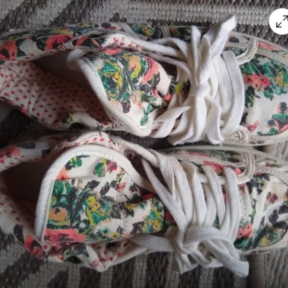 Rocket Dog II ROXI  VINTAGE Floral Canvas adorable sneakers size 8 m - EUC - Picture 5 of 7